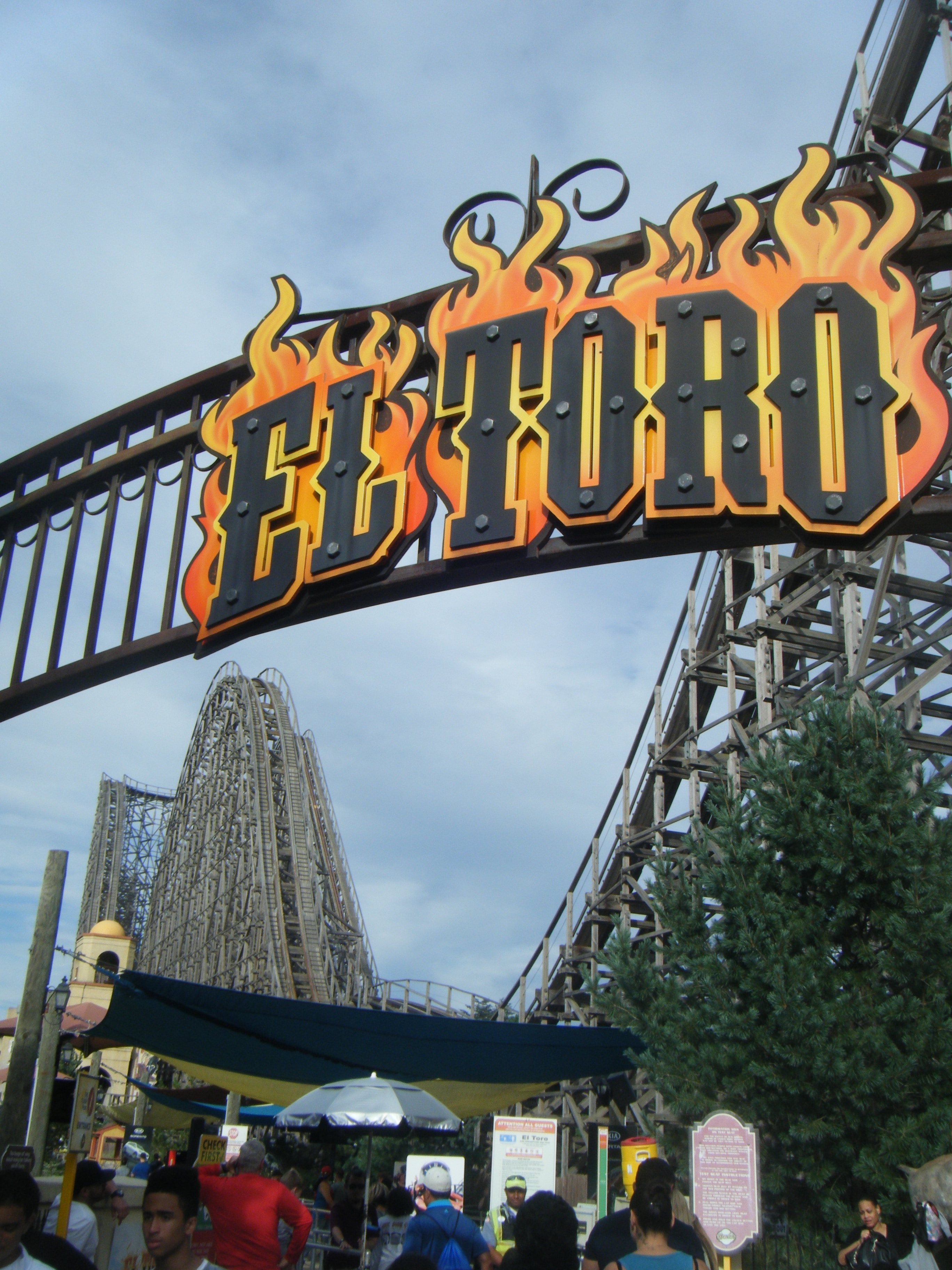 The Most Thrilling Roller Coasters Of "Six Flags: Great Adventure ...