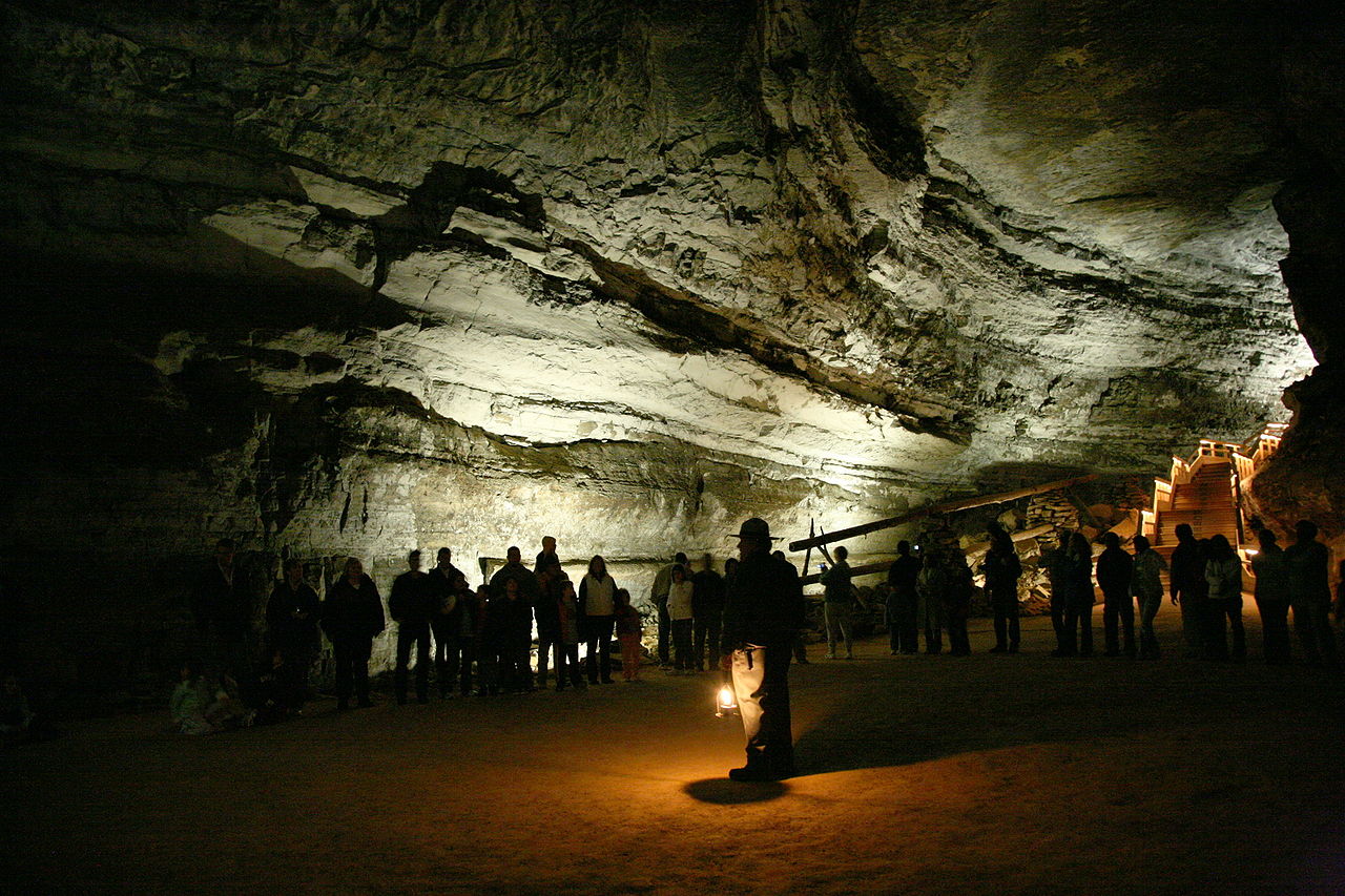 Visiting The Biggest Cave System In The World In Kentucky Traveler   1280px Mammoth Cave Tour 