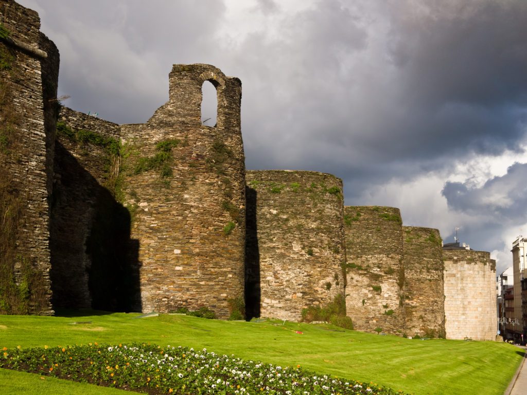 looking-to-see-a-roman-wall-lugo-spain-is-your-destination