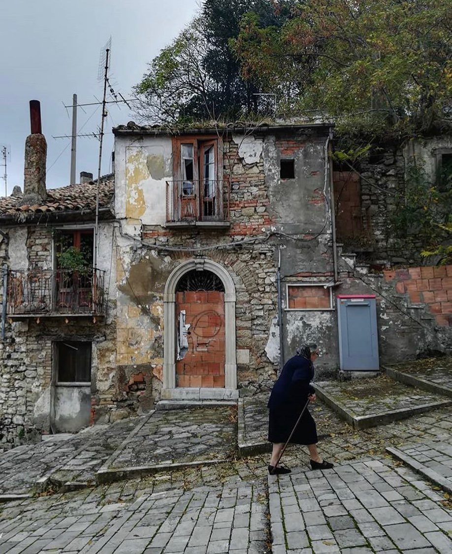 In Bisaccia Italy You Can Buy A House For 1 Traveler Master Bisaccia