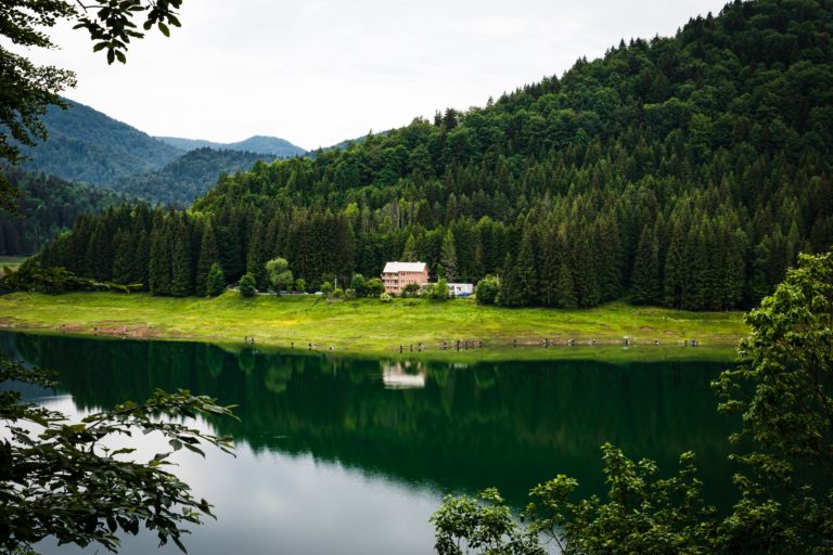 Breathtaking Lakes in Romania You Should See At Least Once