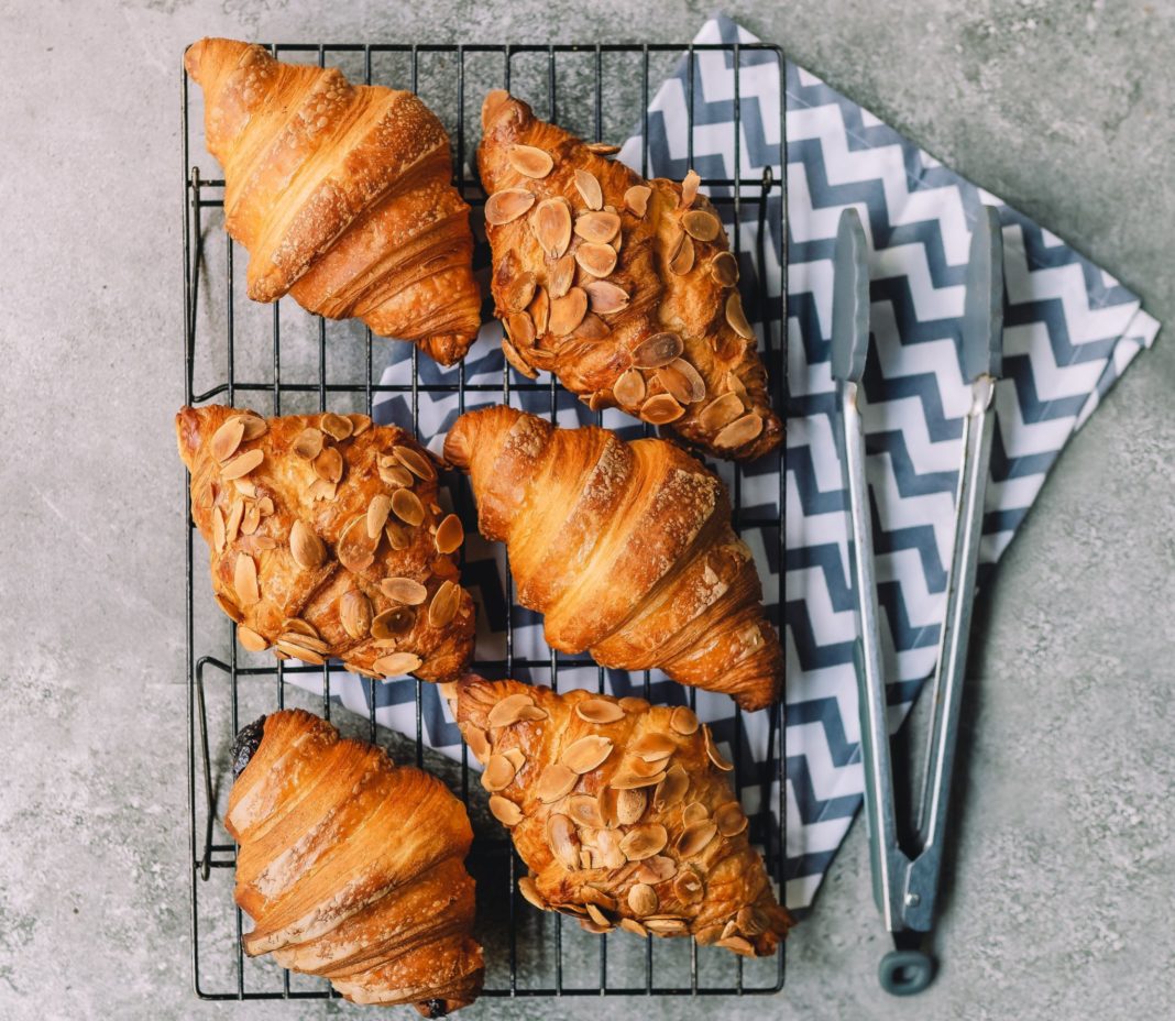 The Best Patisseries To Get Croissants In Paris, France - Traveler Master