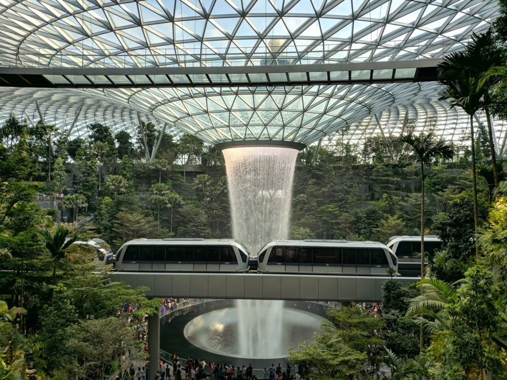 Moshe Safdie Designed Some of Singapore’s Most Stunning Buildings ...